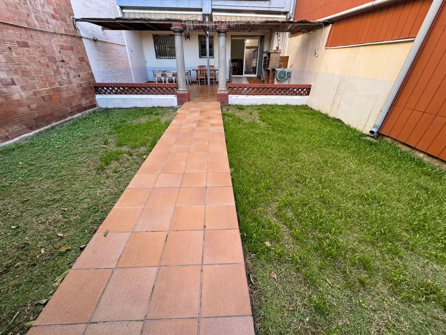 Garten von Haus oder Chalet zum Verkauf in Cornellà de Llobregat mit Heizung, Privatgarten und Terrasse
