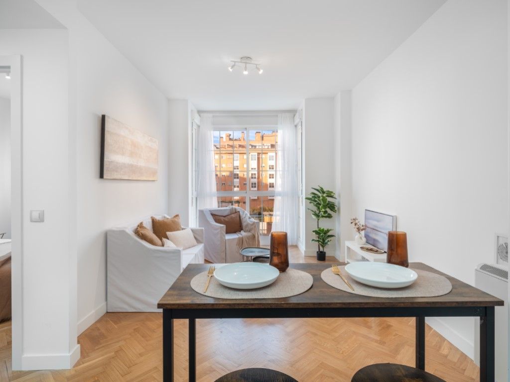 Living room of Apartment for sale in  Madrid Capital  with Swimming Pool, Oven and Washing machine