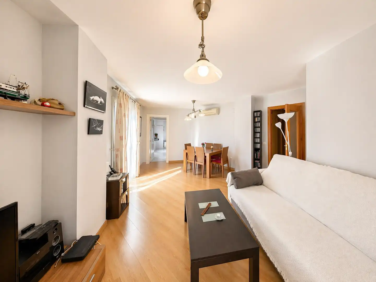 Wohnzimmer von Wohnung zum Verkauf in Málaga mit Klimaanlage, Privatgarten und Terrasse