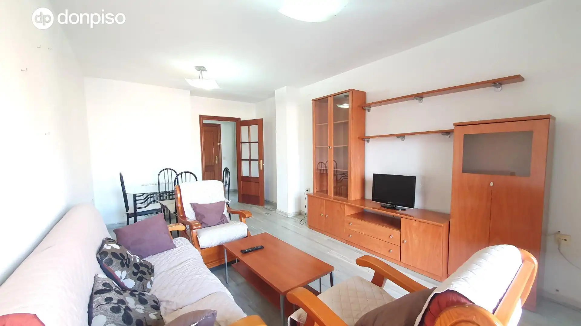 Living room of Flat for rent in Granada  with Air Conditioner, Heating and Terrace