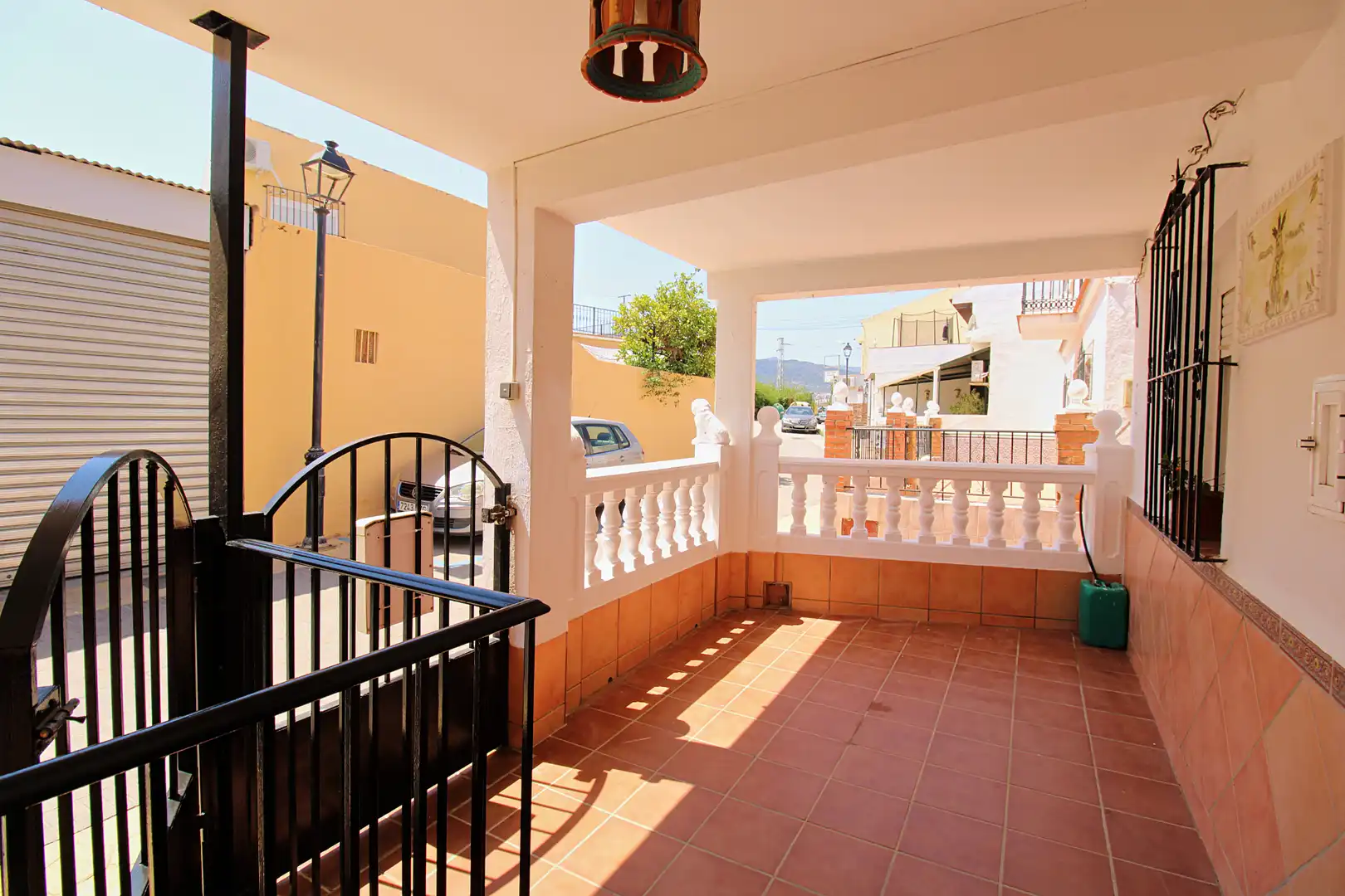 Terrasse von Erdgeschoss zum Verkauf in Alhaurín de la Torre mit Klimaanlage, Abstellraum und Möbliert