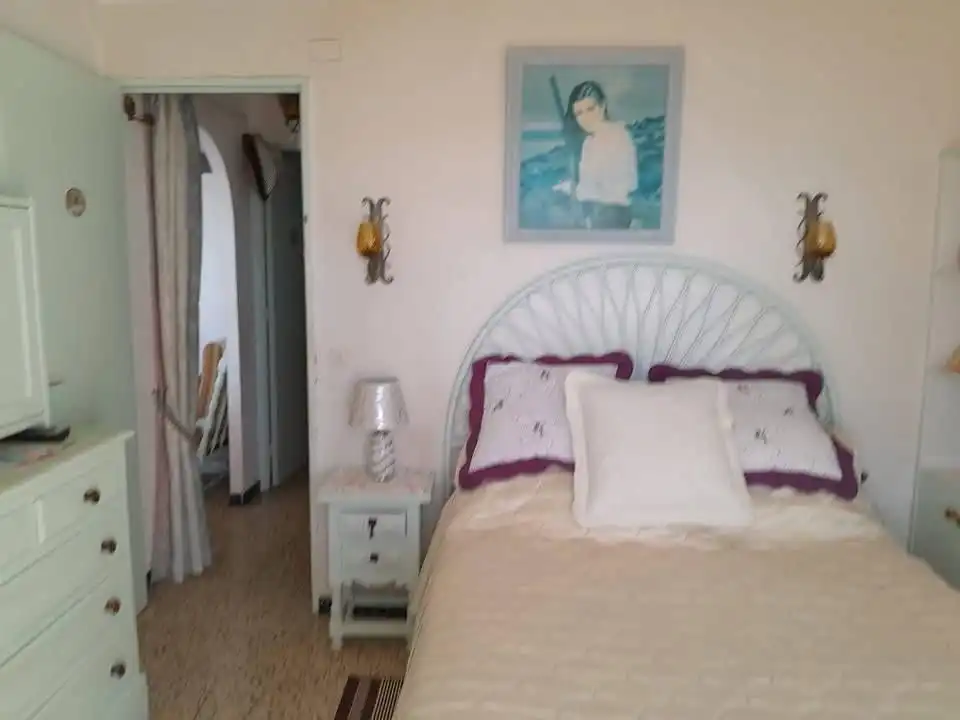 Habitación de Apartamento en venta en Empuriabrava con Amueblado