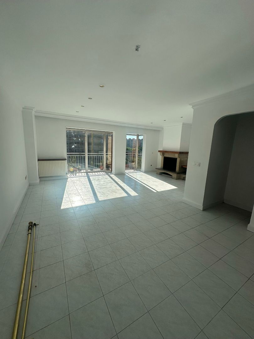 Living room of Flat for sale in Figueres  with Heating, Oven and Microwave