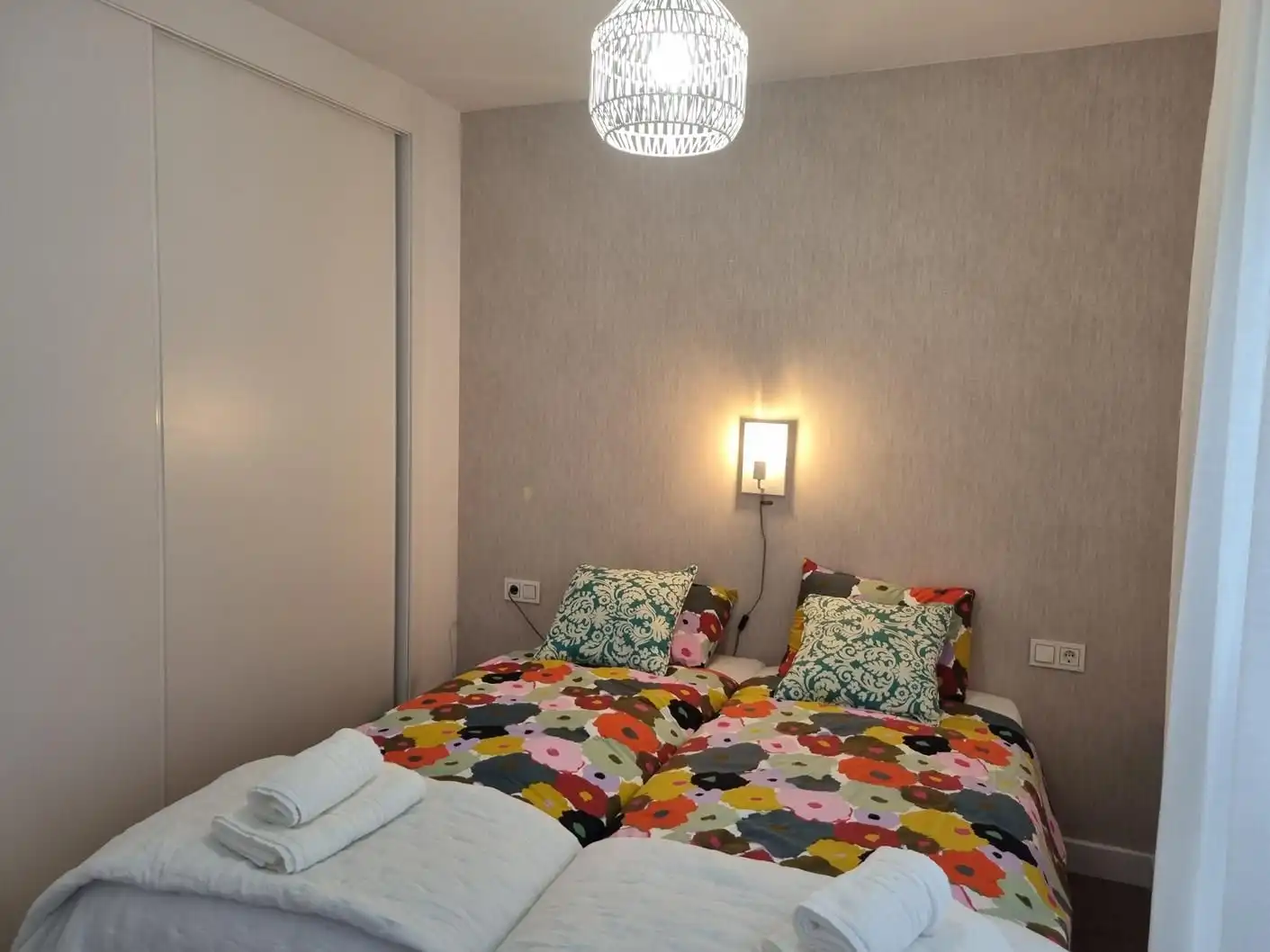 Dormitori de Apartament de lloguer en Torrox amb Aire condicionat, Calefacció i Jardí privat
