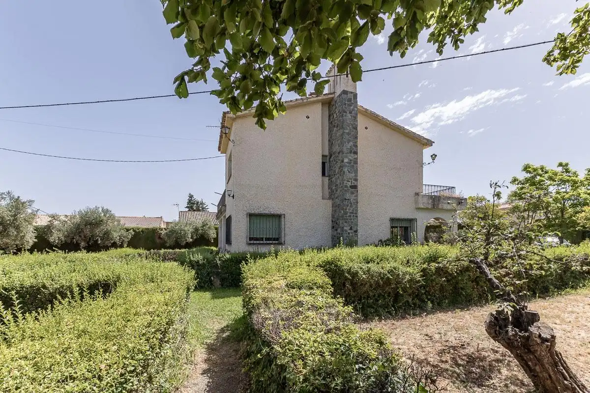 Vista exterior de Casa o xalet en venda en Dílar amb Jardí privat, Terrassa i Traster