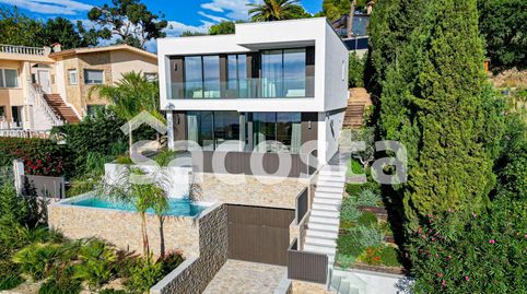 Casa contemporánea con vistas panorámicas al mar en Roca Grossa, Lloret de Mar