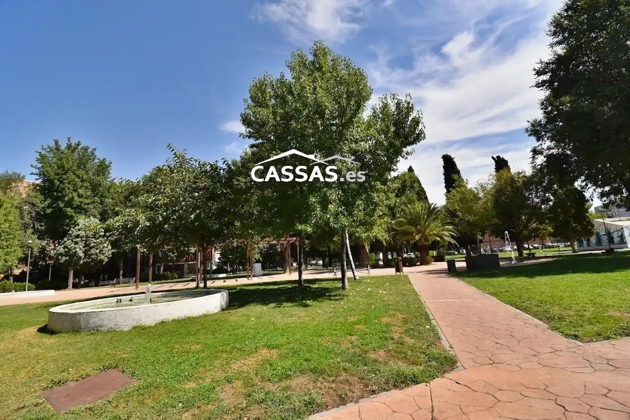 Vista exterior de Àtic en venda en Torrejón de Ardoz amb Aire condicionat, Calefacció i Terrassa