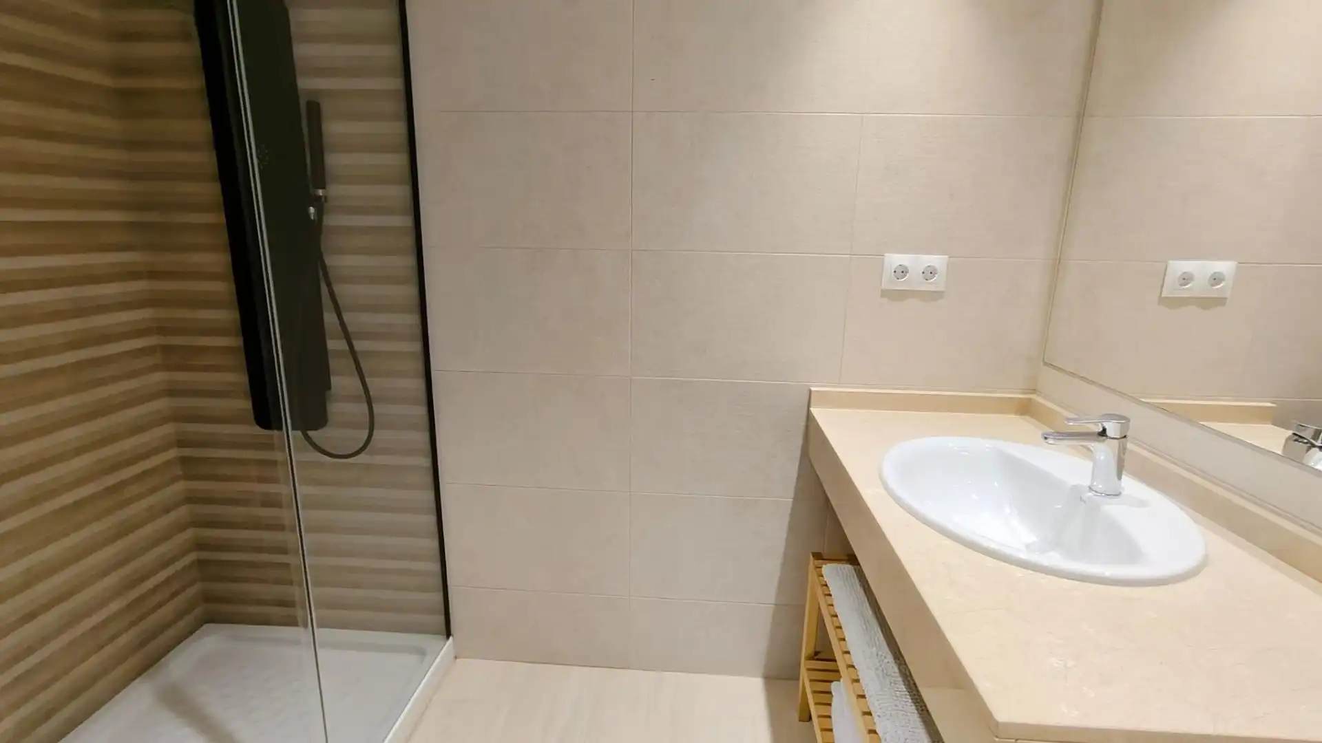 Baño de Casa adosada en venta en Quart con Calefacción, Jardín privado y Terraza