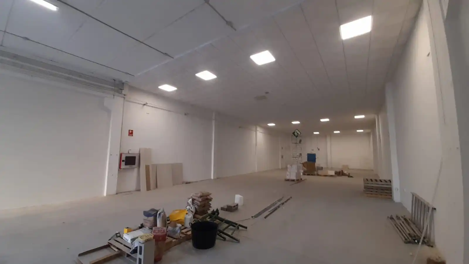 Fabrikhallen zur Miete in Leganés