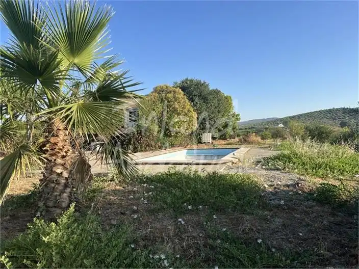 Casa rústica amb piscina en venda a Alcalá la Real, imagen 3