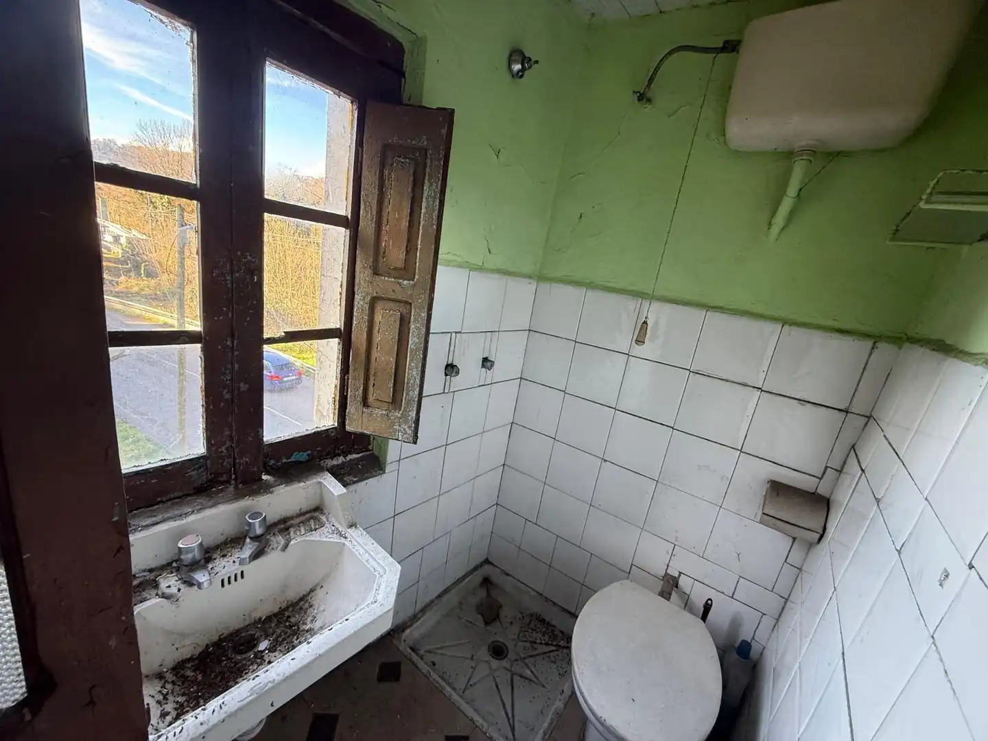 Badezimmer von Einfamilien-Reihenhaus zum Verkauf in Grado mit Abstellraum