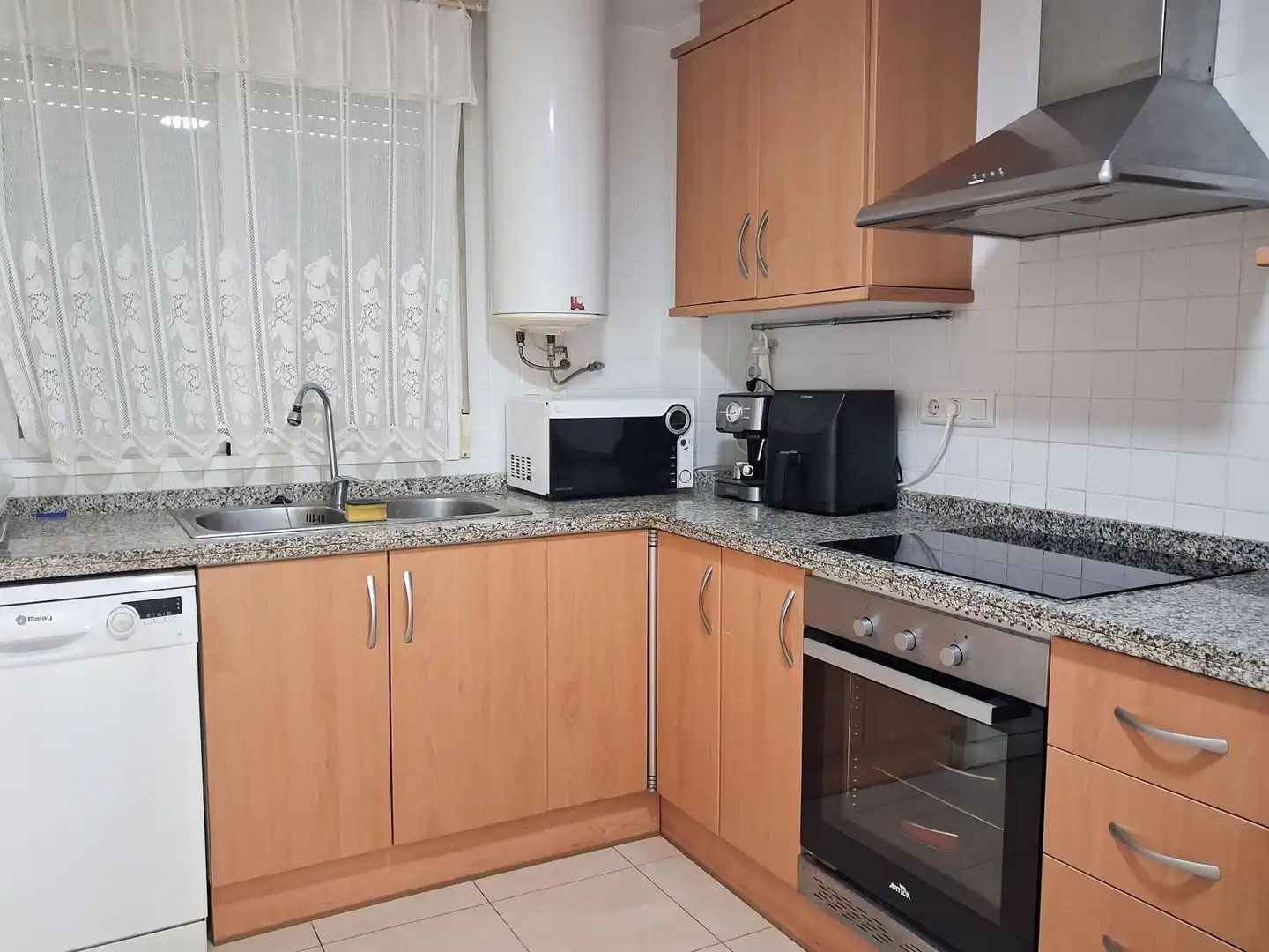 Cocina de Ático en venta en Guardamar de la Safor con Aire acondicionado, Jardín privado y Terraza