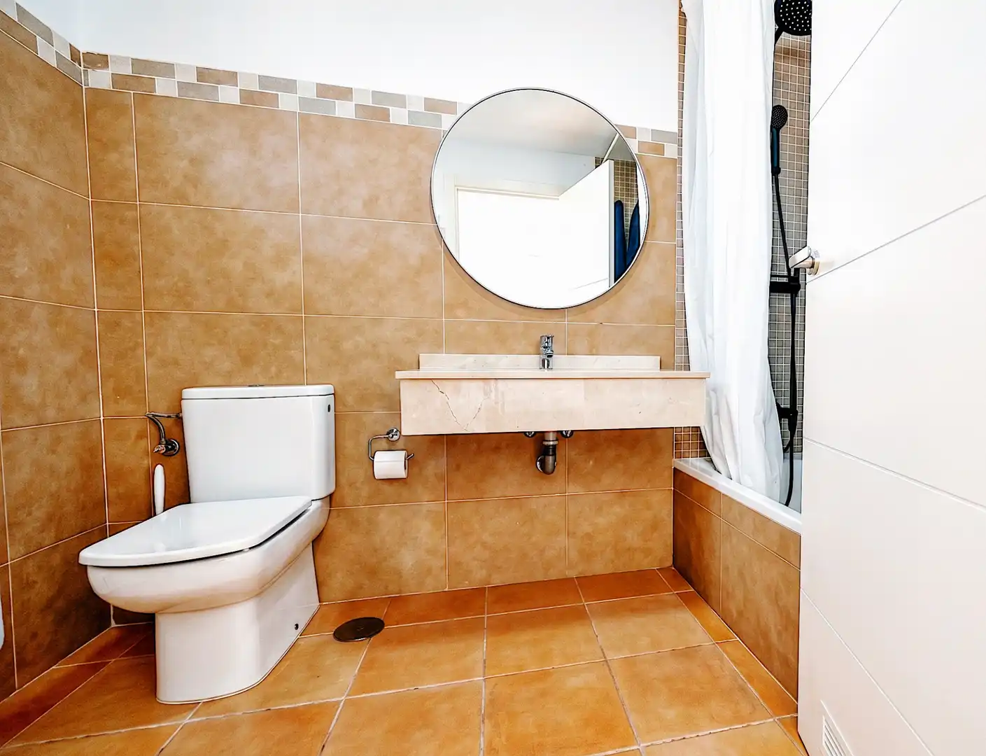 Baño de Casa adosada en venta en Benalmádena con Aire acondicionado, Terraza y Trastero