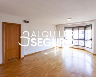 Bedroom of Flat to rent in  Madrid Capital  with Air Conditioner and Heating