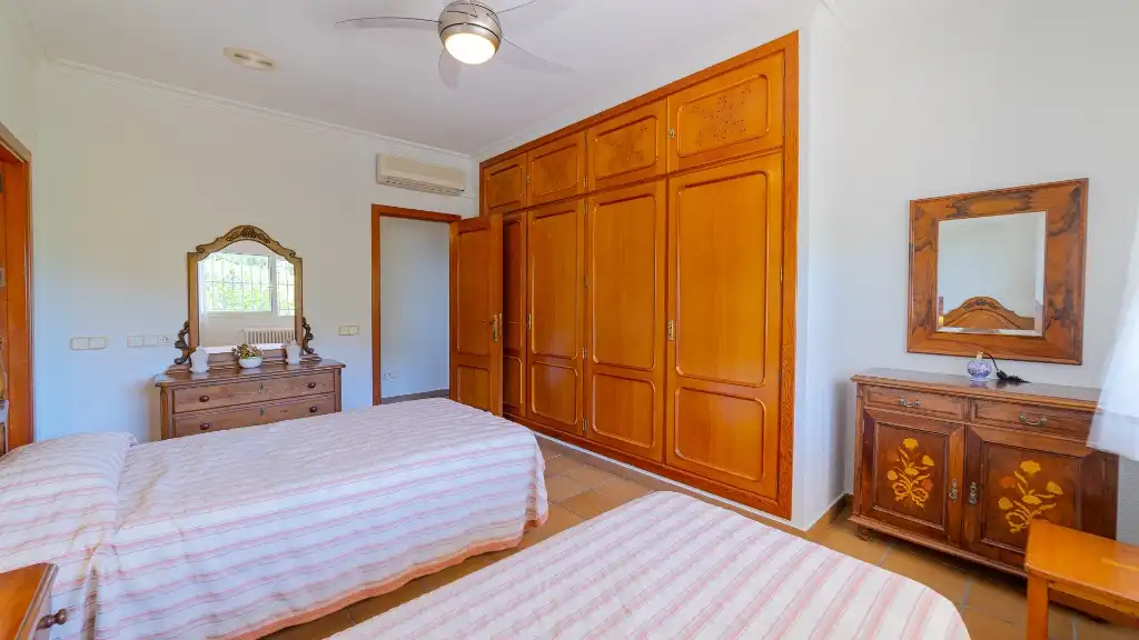 Bedroom of Houses for sale in Orihuela