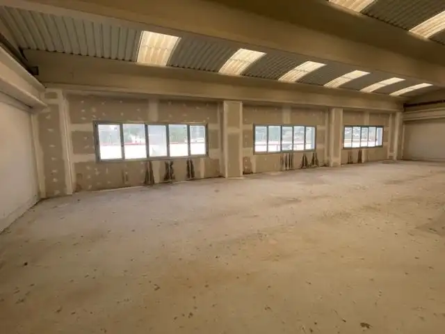 Fabrikhallen zur Miete in Urnieta