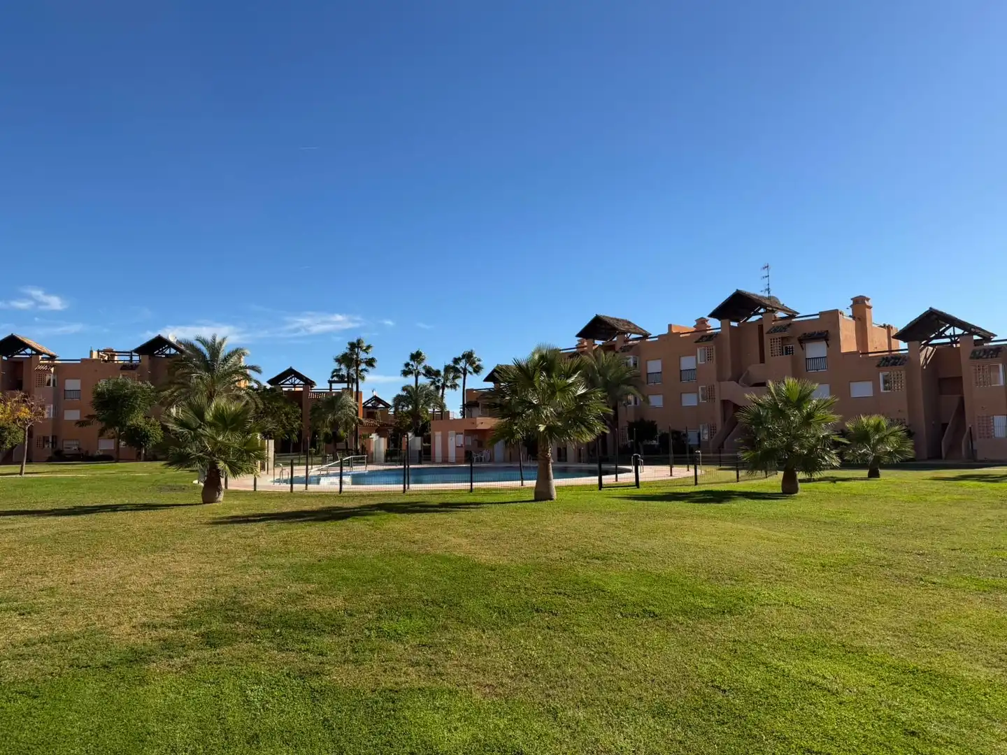 Vista exterior de Apartamento en venta en Casares con Terraza, Trastero y Amueblado