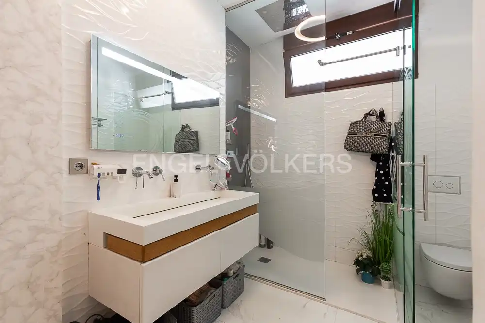 Bany de Apartament de lloguer en Valencia amb Aire condicionat, Calefacció i Terrassa