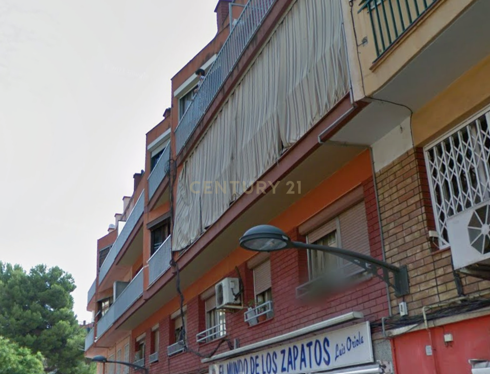 Piso en venta en Carrer de Massenet, Santa Coloma de Gramenet, Spai, 36, Fondo