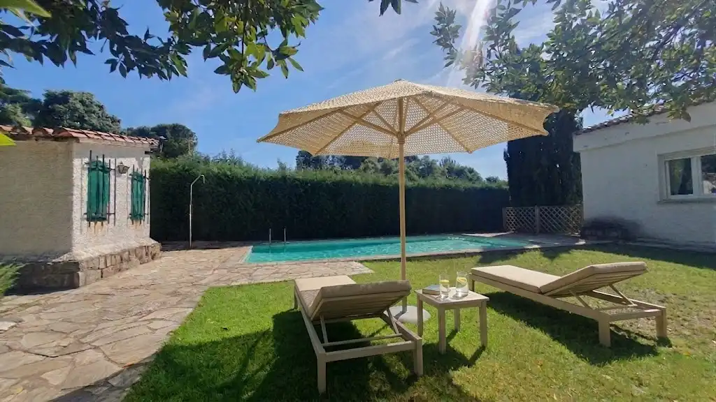 Piscina de Casa o xalet en venda en Valdemorillo amb Calefacció, Jardí privat i Terrassa