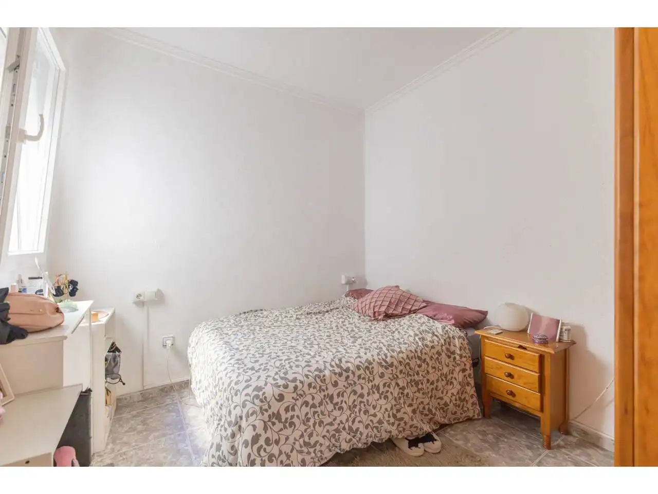 Bedroom of Flat for sale in Valencia  with Air Conditioner, Furnished and Balcony