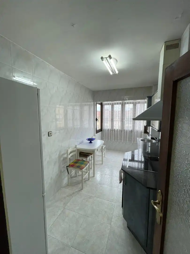 Cocina de Piso en venta en Barakaldo  con Calefacción, Amueblado y Horno