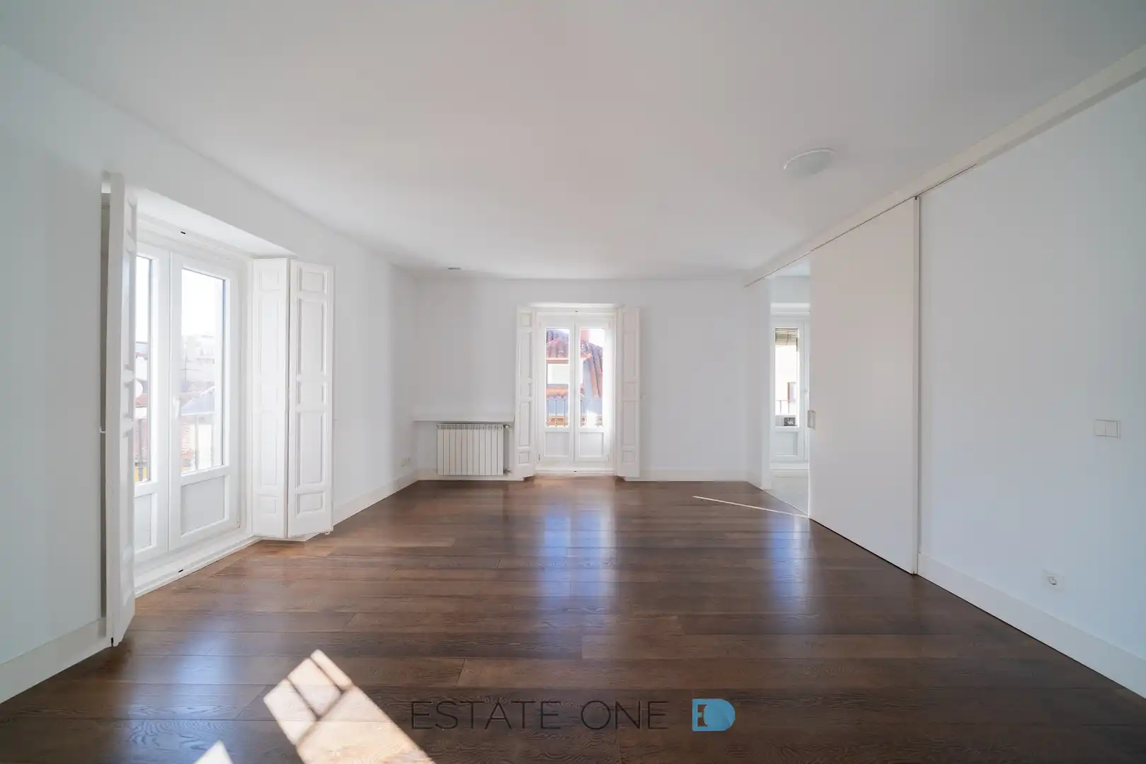 Flat with terrace to rent in Calle de San Marcos