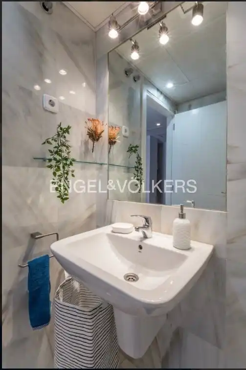 Baño de Estudio en venta en Madrid con Aire acondicionado, Calefacción y Terraza