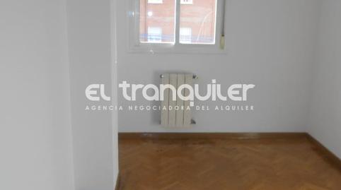 Foto 4 de Piso de alquiler en Calle Avenida de Los Fueros, San Fermín,  Madrid Capital