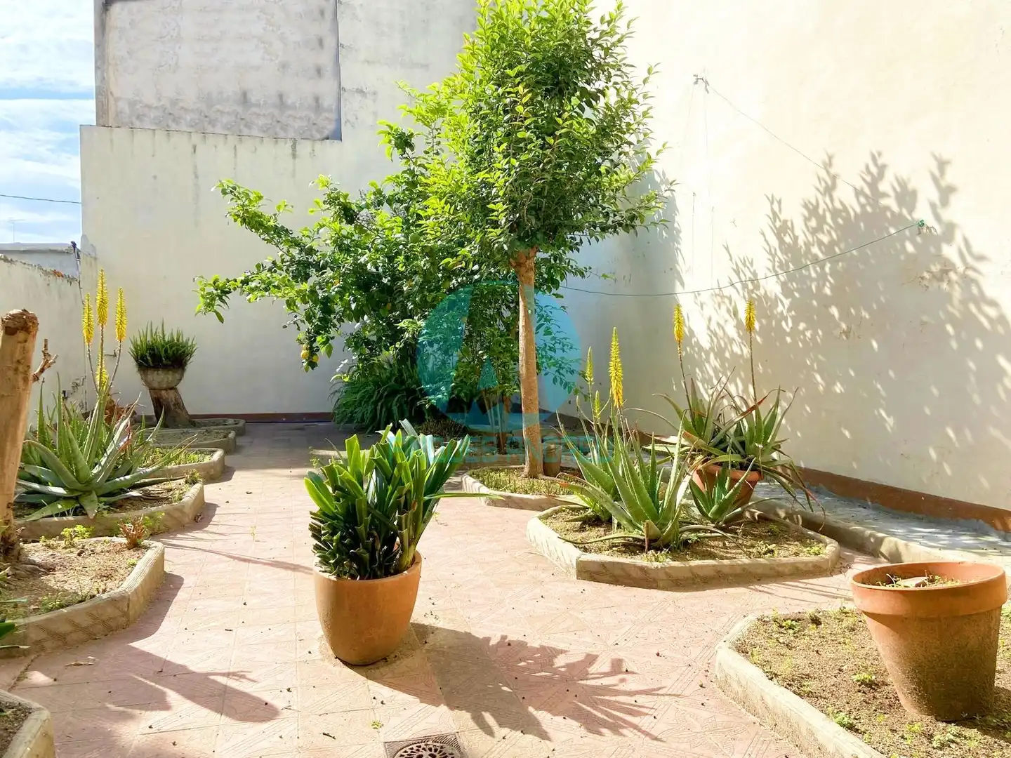 Terrasse von Einfamilien-Reihenhaus zum Verkauf in Mataró mit Privatgarten, Terrasse und Abstellraum