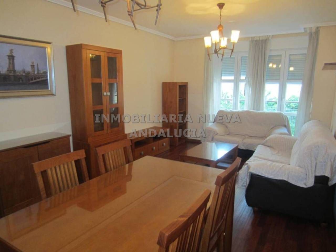 Sala de estar de Piso de alquiler en  Almería Capital con Calefacción y Amueblado