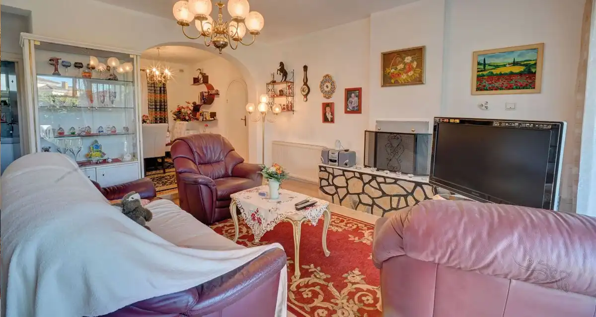 Sala d'estar de Casa o xalet en venda en Marbella amb Jardí privat