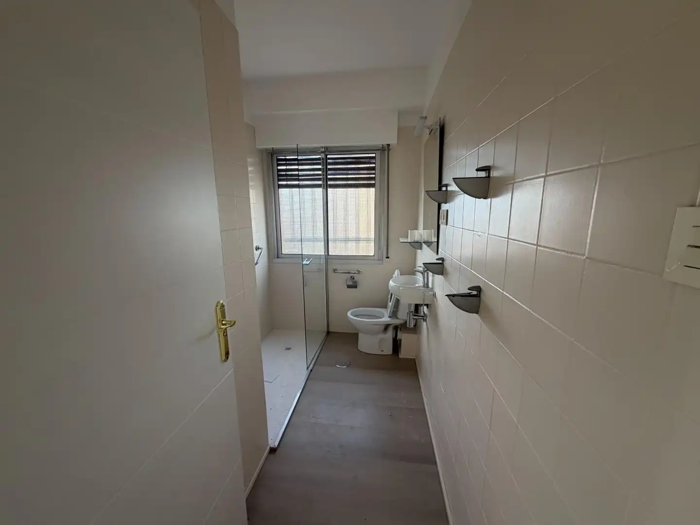 Baño de Piso de alquiler en Sevilla con Aire acondicionado