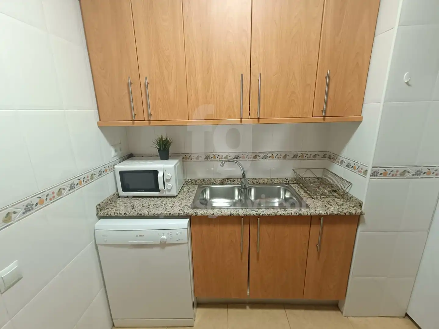 Küche von Wohnung zur Miete in L'Hospitalet de Llobregat mit Klimaanlage und Balkon
