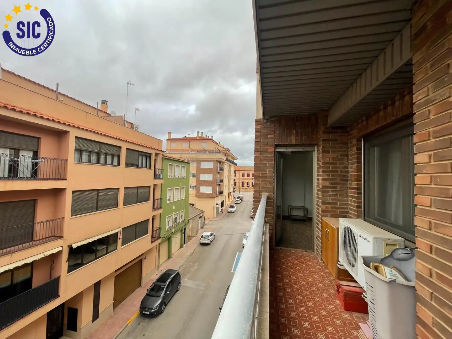 Vista exterior de Pis en venda en Utiel amb Aire condicionat, Calefacció i Balcó