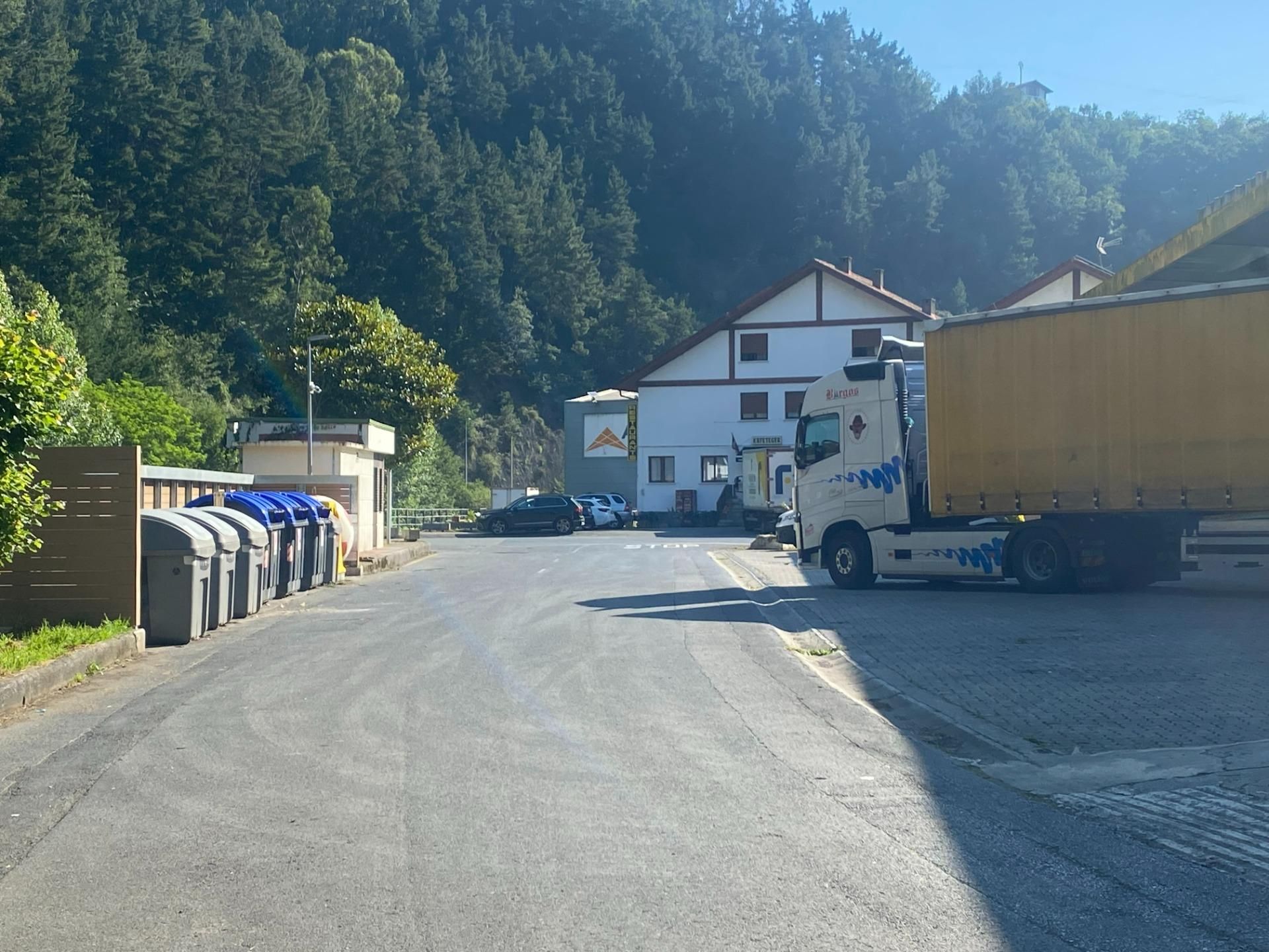Aparcament de Nau industrial en venda en Arrankudiaga