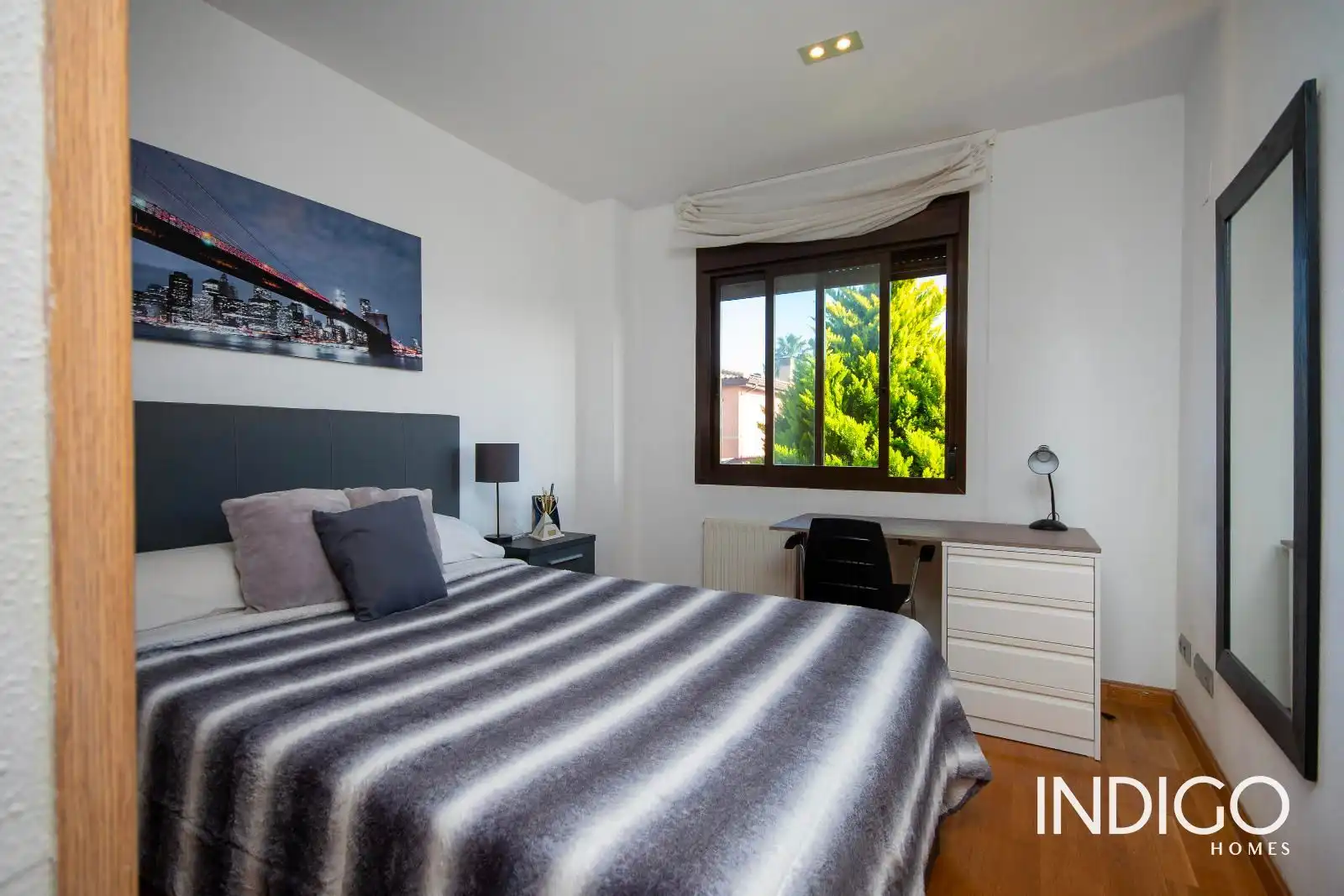Dormitori de Casa adosada en venda en Alicante / Alacant amb Aire condicionat, Jardí privat i Piscina