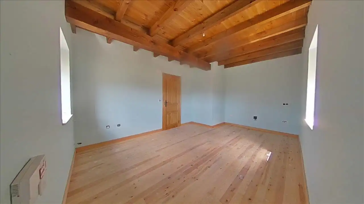 Casa o chalet en venta en Salinas de Pisuerga con Jardín privado, Parquet y Trastero