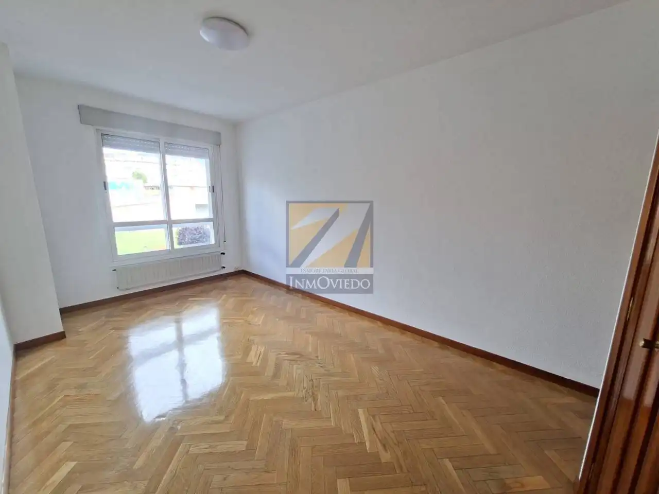 Sala de estar de Piso en venta en Oviedo  con Calefacción y Terraza