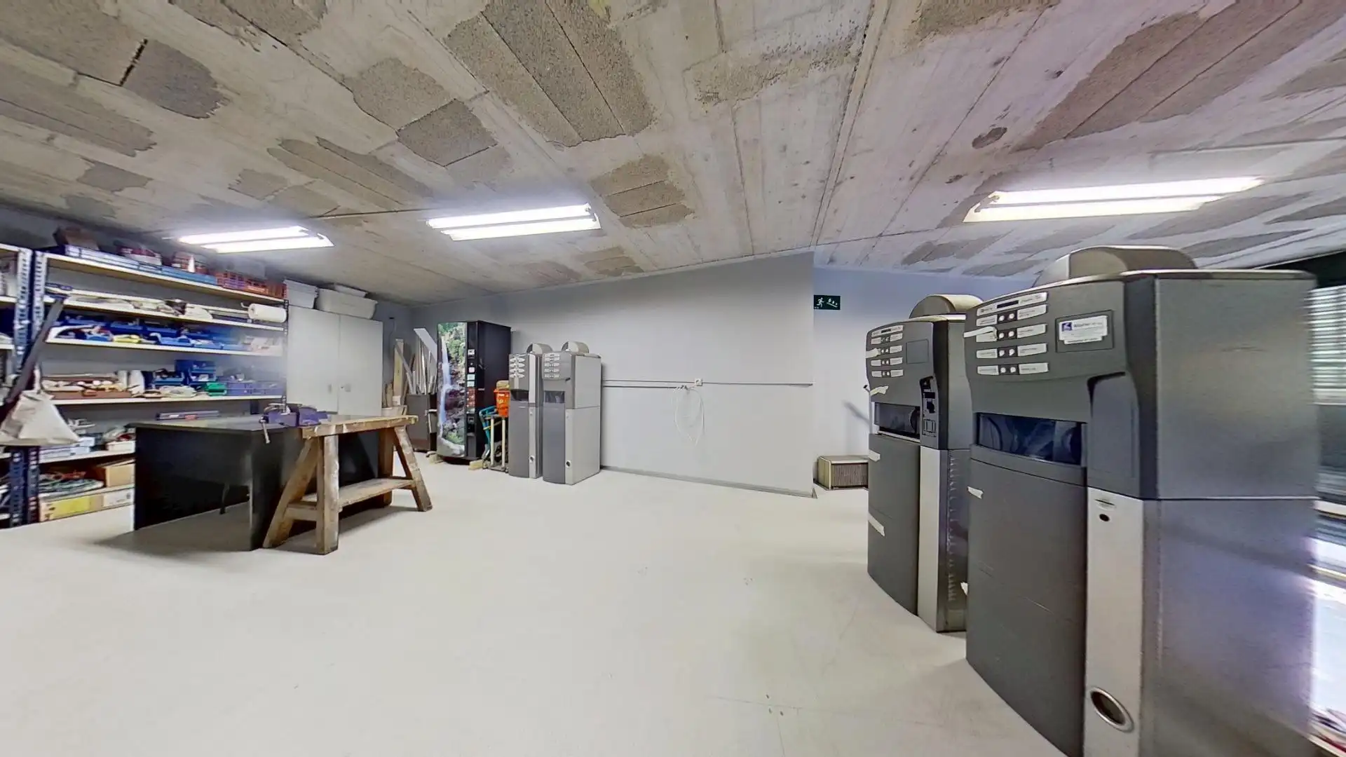 Local comercial en venda a Carrer MERCE RODOREDA, imagen 12