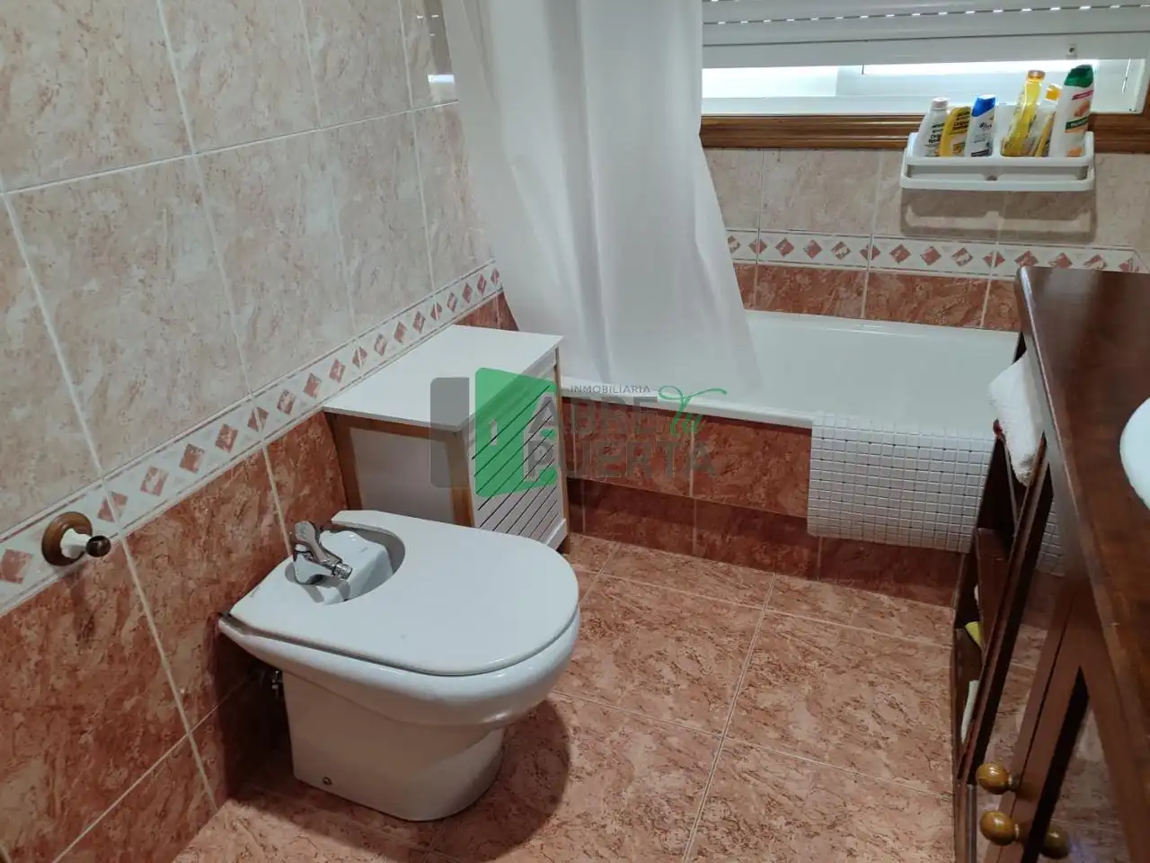 Bathroom of Duplexes for sale in Ourense Capital   with Heating, Parquet flooring and Storage room