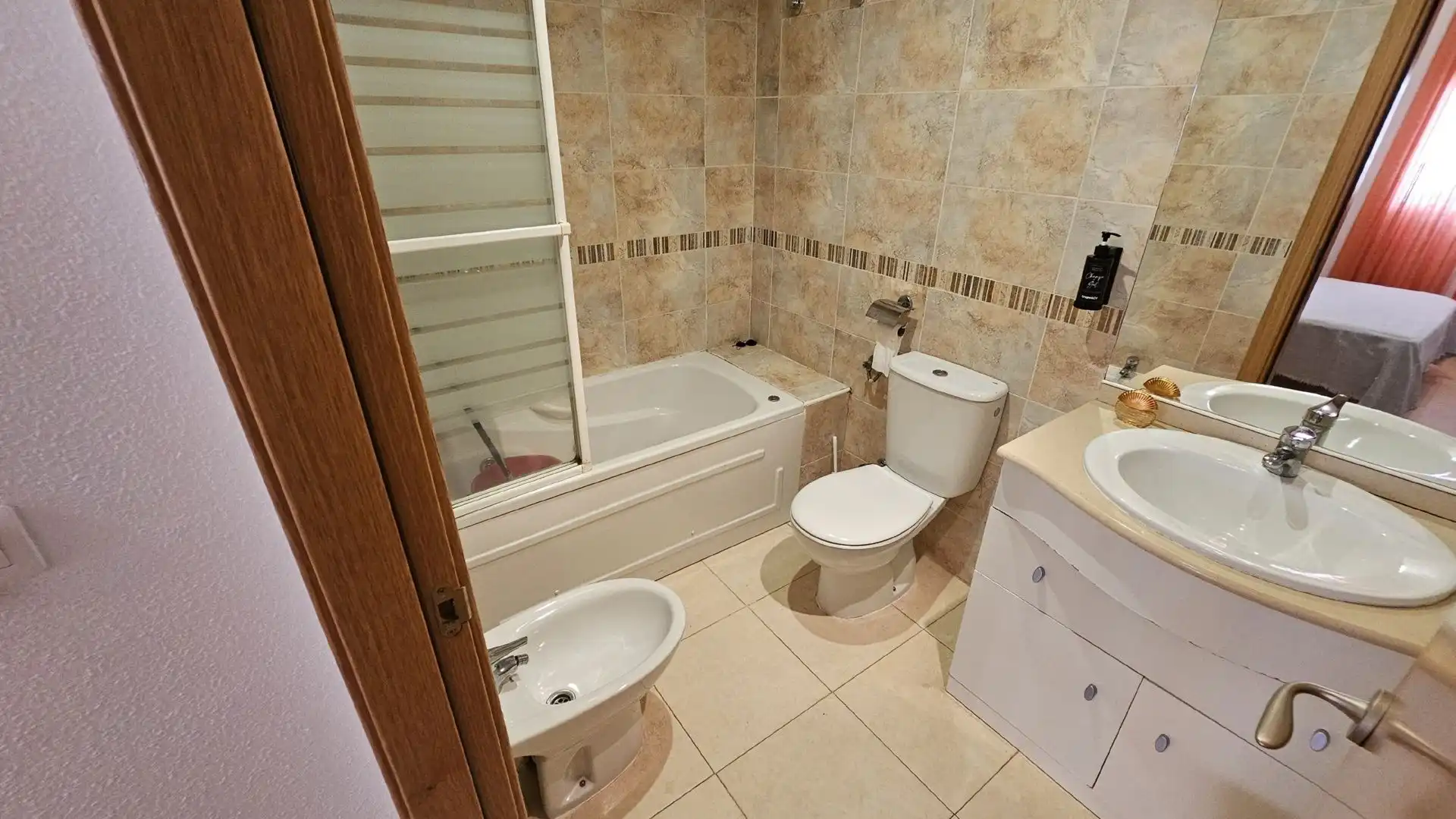 Apartamento con piscina en venta en Amplaeies 37, imagen 9