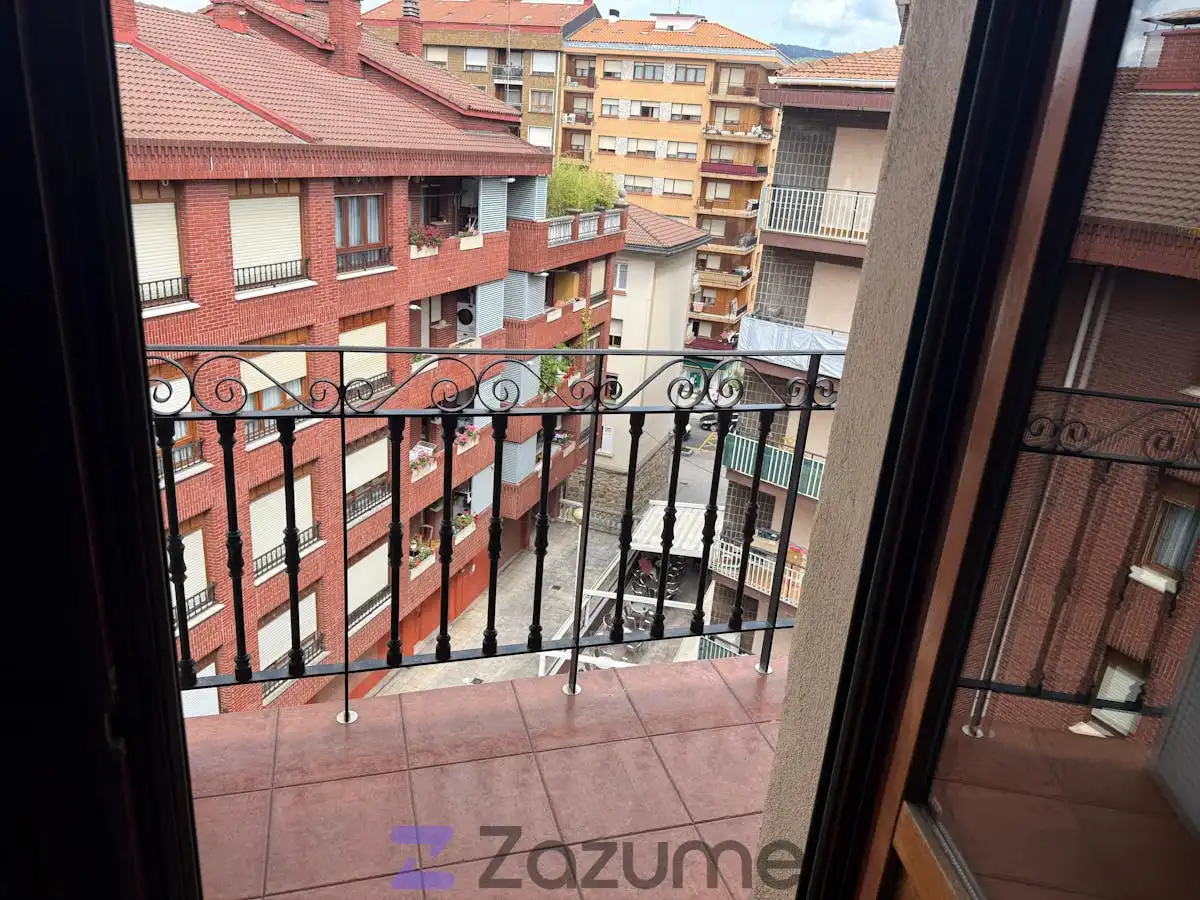 Terraza de Piso de alquiler en Galdakao con Calefacción, Amueblado y Horno