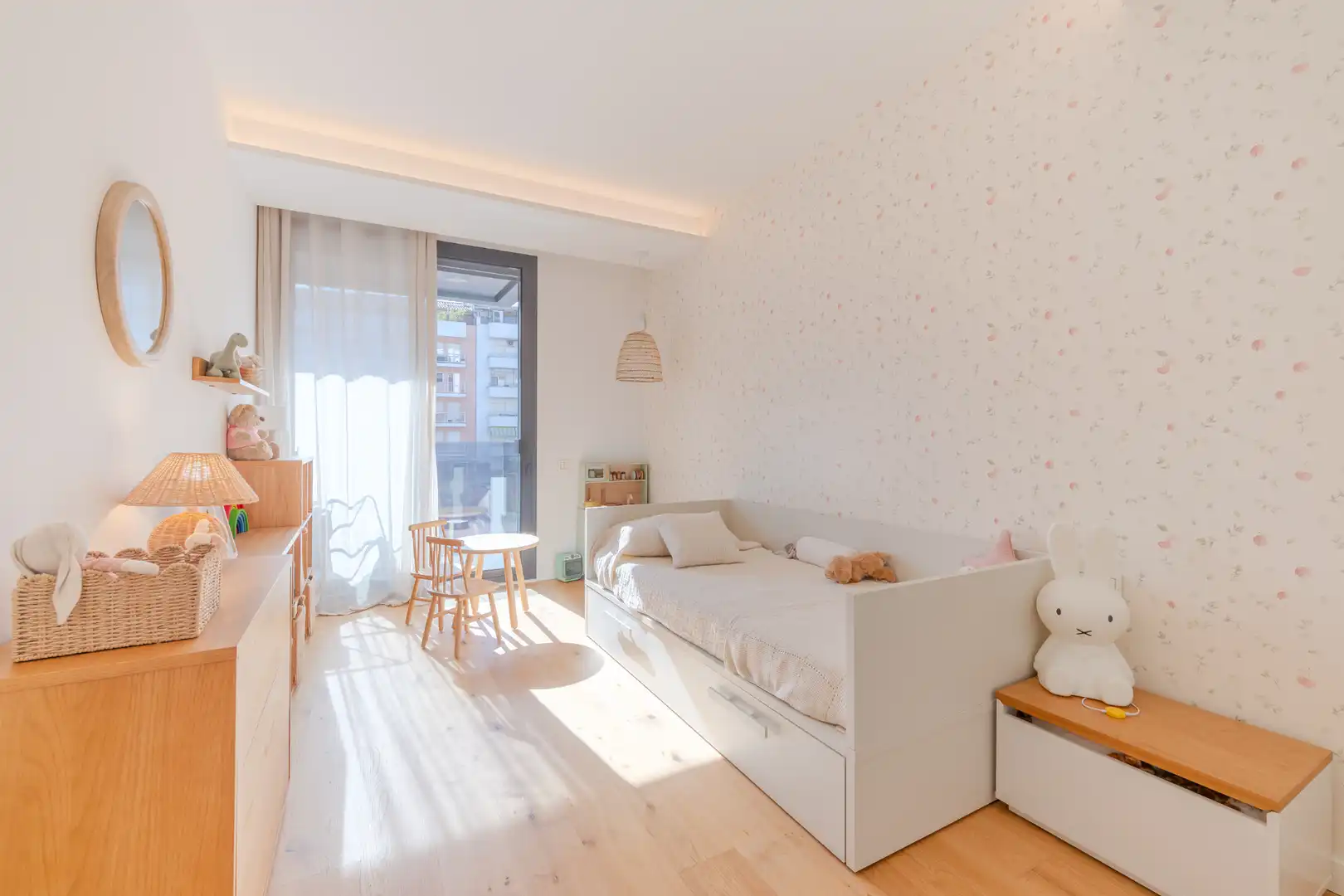 Bedroom of Flat for sale in Girona  with Air Conditioner, Heating and Parquet flooring