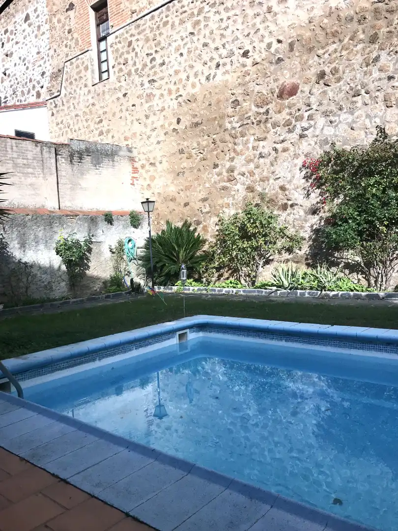 Piscina de Casa adosada en venta en Plasencia con Aire acondicionado, Calefacción y Jardín privado