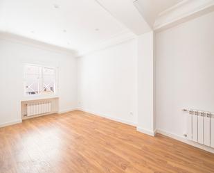 Flat for sale in  Madrid Capital  with Air Conditioner, Heating and Furnished