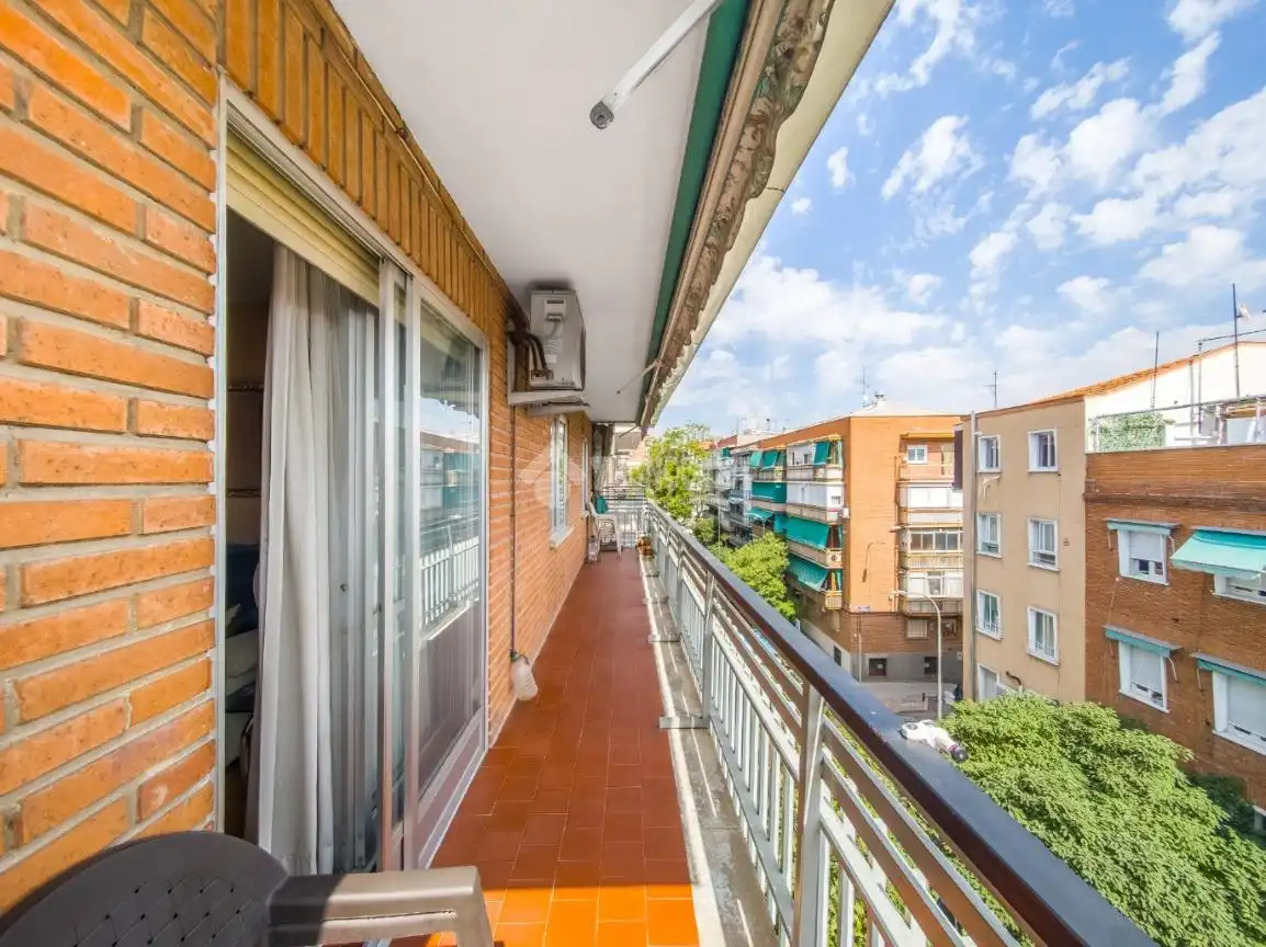 Flat with lift for sale in Calle Hermanos Machado, imagen 2