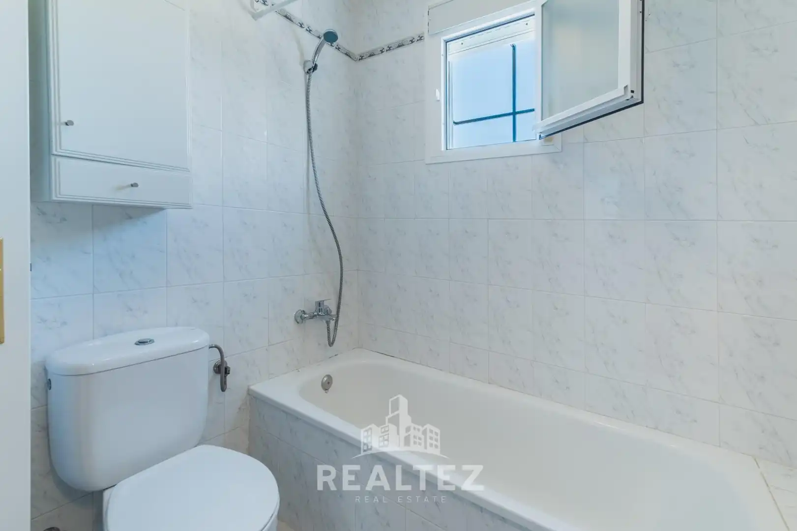 Badezimmer von Einfamilien-Reihenhaus zum Verkauf in El Puerto de Santa María mit Terrasse, Möbliert und Balkon