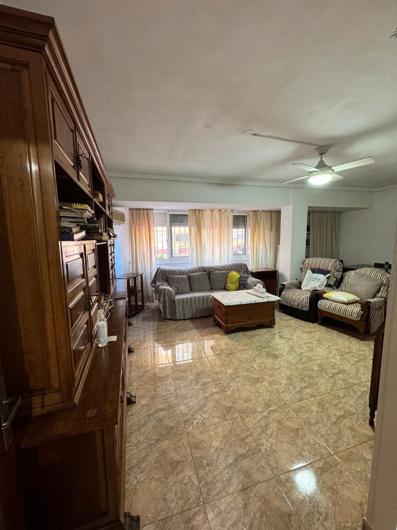 Sala d'estar de Pis en venda en  Valencia Capital amb Aire condicionat i Terrassa