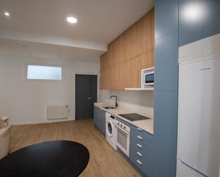 Cuina de Pis de lloguer en Villaviciosa amb Parquet i Balcó